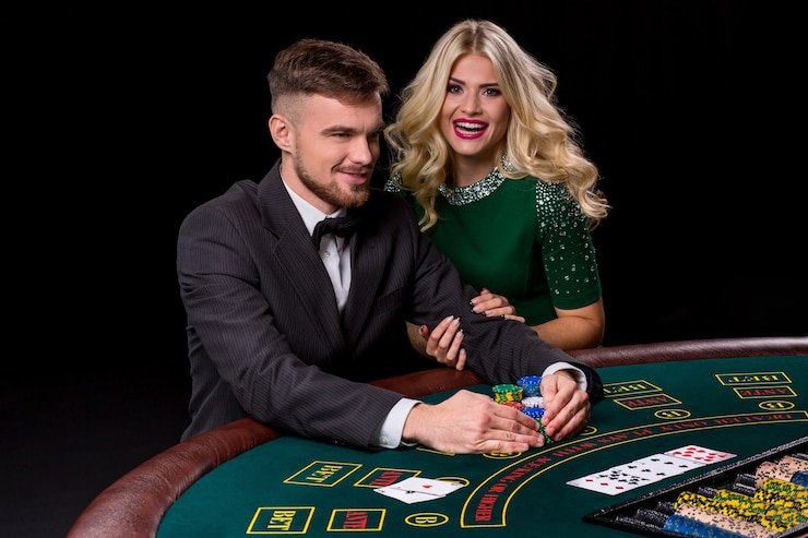 Live dealer at Jewels of Prosperity on tokyoslot.com revealing game outcome